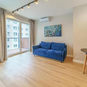 https://golden-apartments-city-center-s65-28.warsawhotelspoland.com